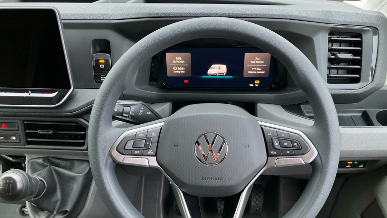 Volkswagen Crafter Cr35 Mwb Diesel Fwd 2.0 TDI 140PS Commerce Plus Low Roof Van